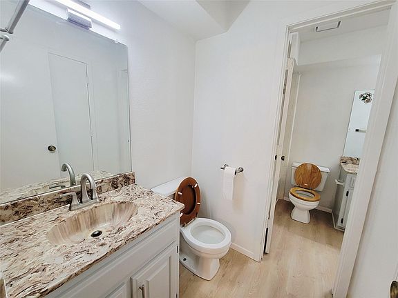 3rd image of 205 McCarley Pl