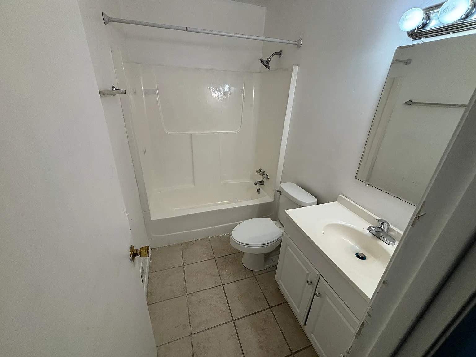2 bed, 1100 sqft, $1,400 — Photo 4
