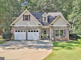 225 Bartlett Dr, Sharpsburg, GA 30277