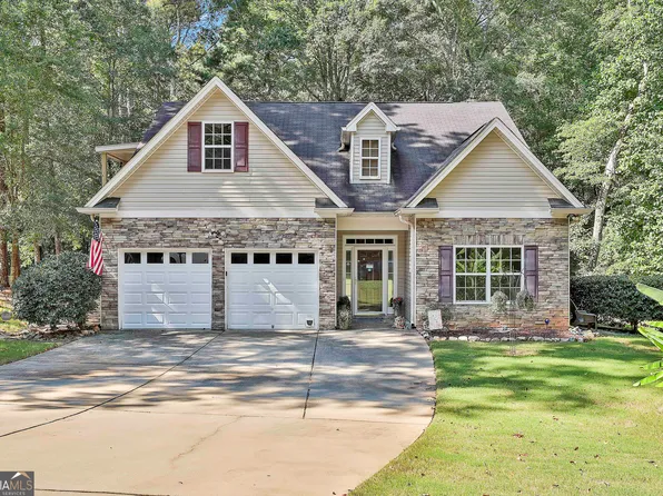 225 Bartlett Dr, Sharpsburg, GA 30277