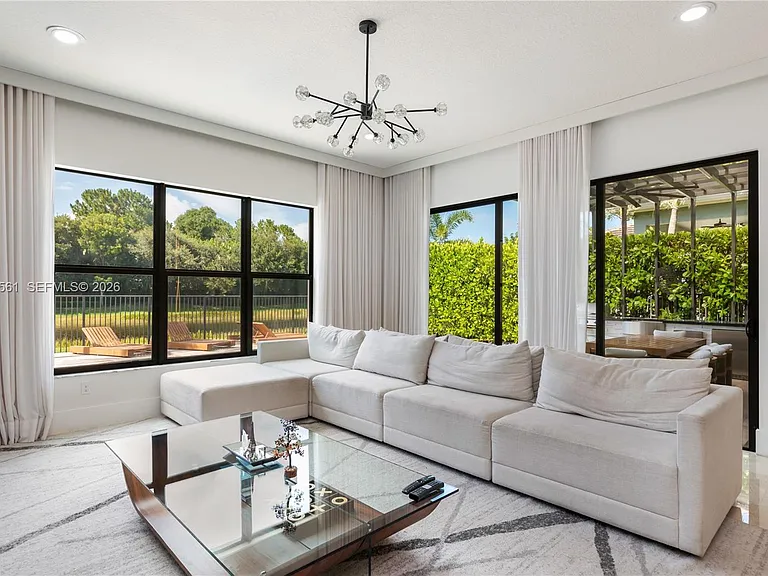 9529 Eden Roc Ct — Photo 14