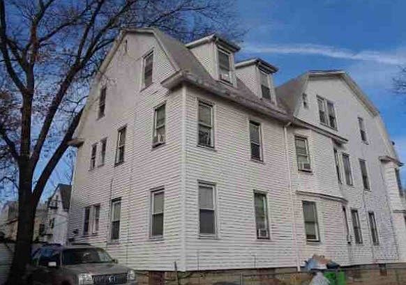Building Photo 3