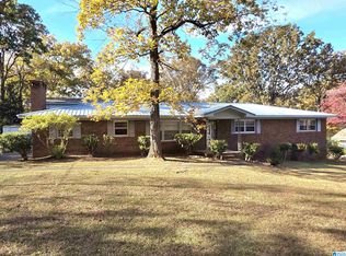 694 Center Point Rd, Sylacauga, AL 35151