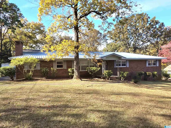 694 Center Point Rd, Sylacauga, AL 35151