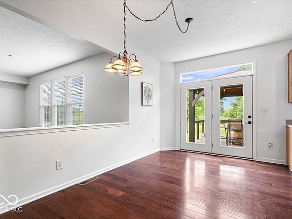 5th image of 143 W Clear Lake Ct