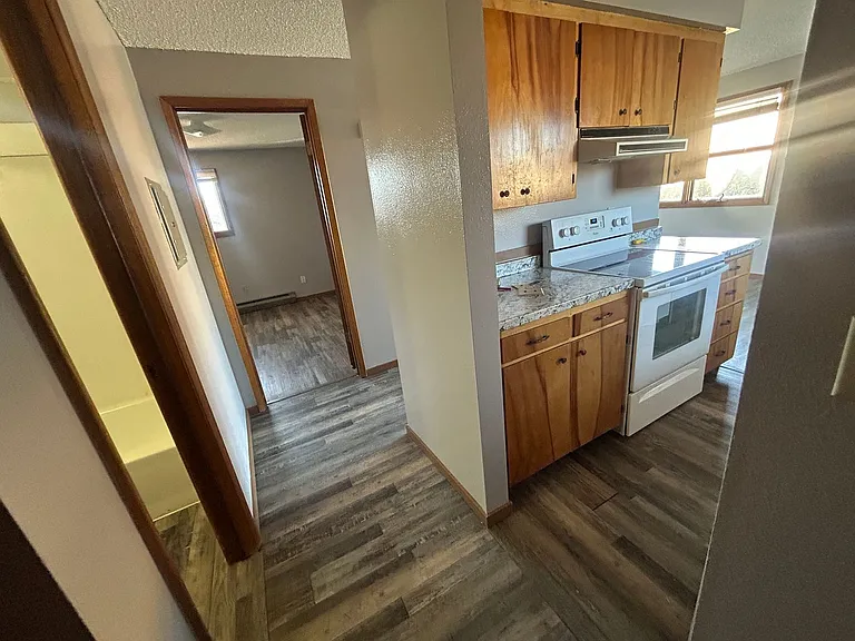 126 E Barker St — Photo 2