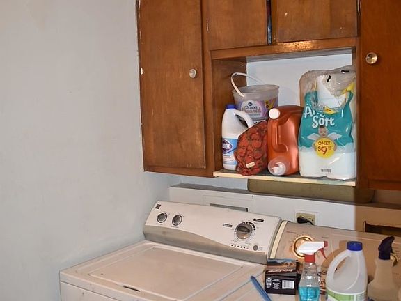 5th image of 433 N Nye Ave