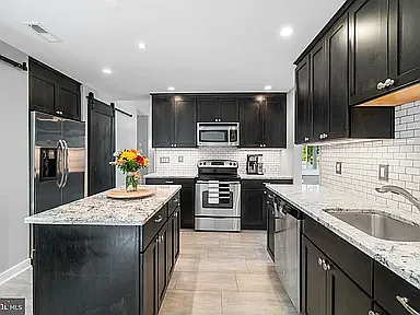 422 Avondale Dr — Photo 14