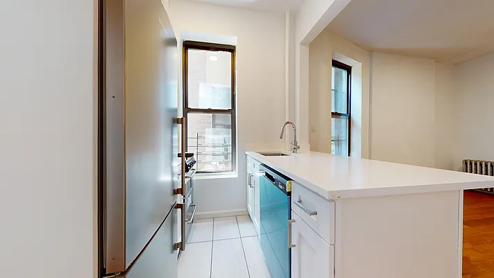 Rented by Bond New York | media 4