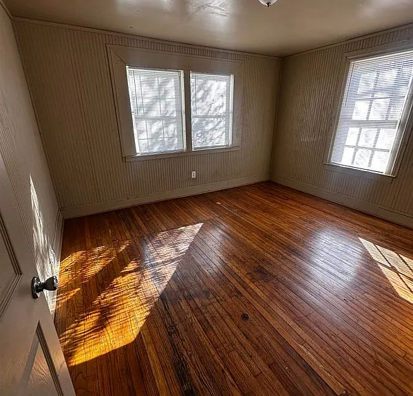 5617 Fairfields Ave — Photo 4