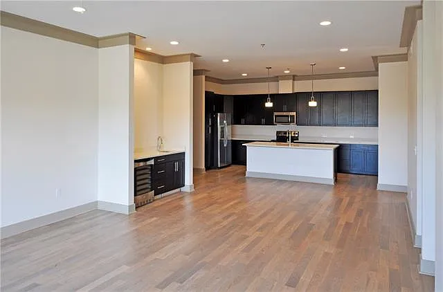 2 bed, 2.0 bath, 1510 sqft, $2,600 — Photo 2