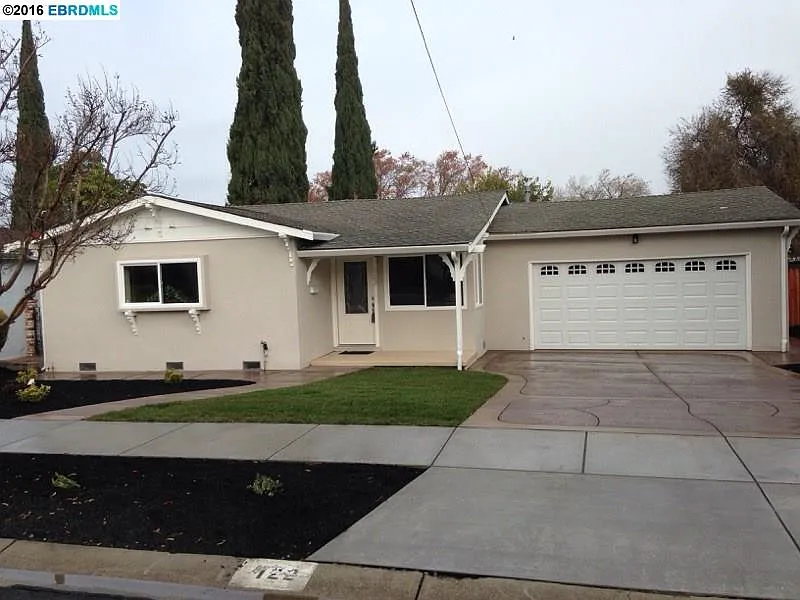 122 Atherton Ave photo 1