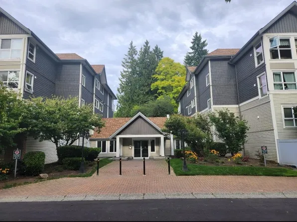9668 148th St #210, Surrey, BC V3R 0W2