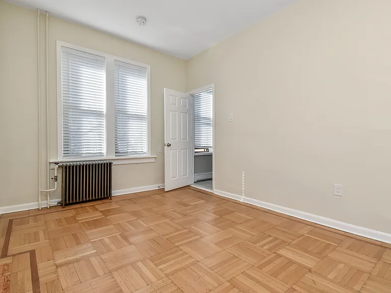 2307 New York Ave #2 — Photo 8