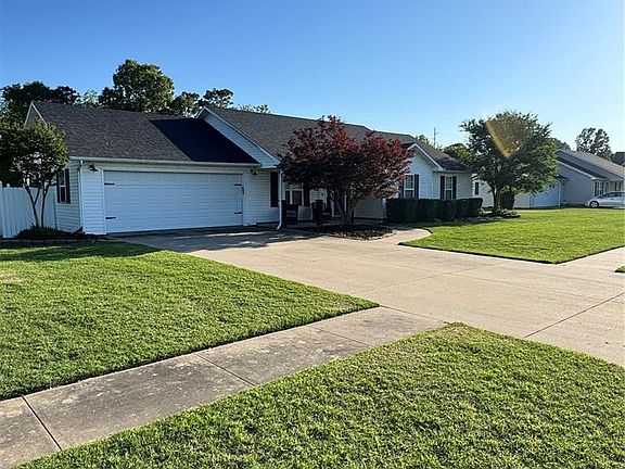 3rd image of 1009 Saint Francis Ln