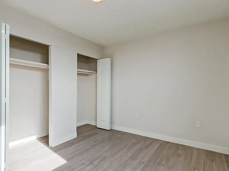 608 2nd St W #308 — Photo 32