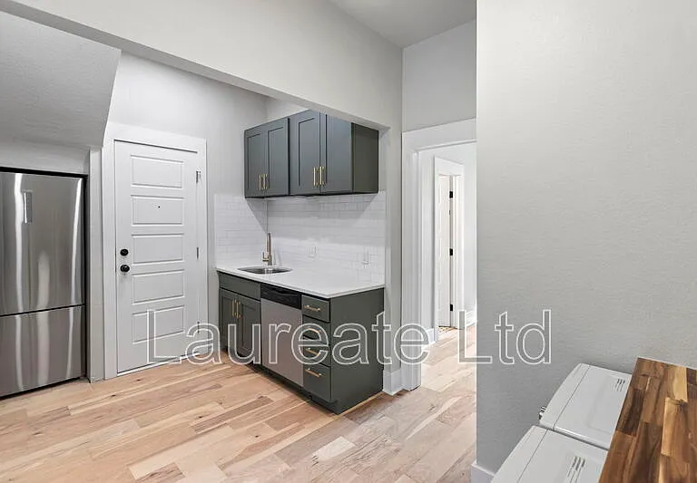 88 N Washington St #5 — Photo 6