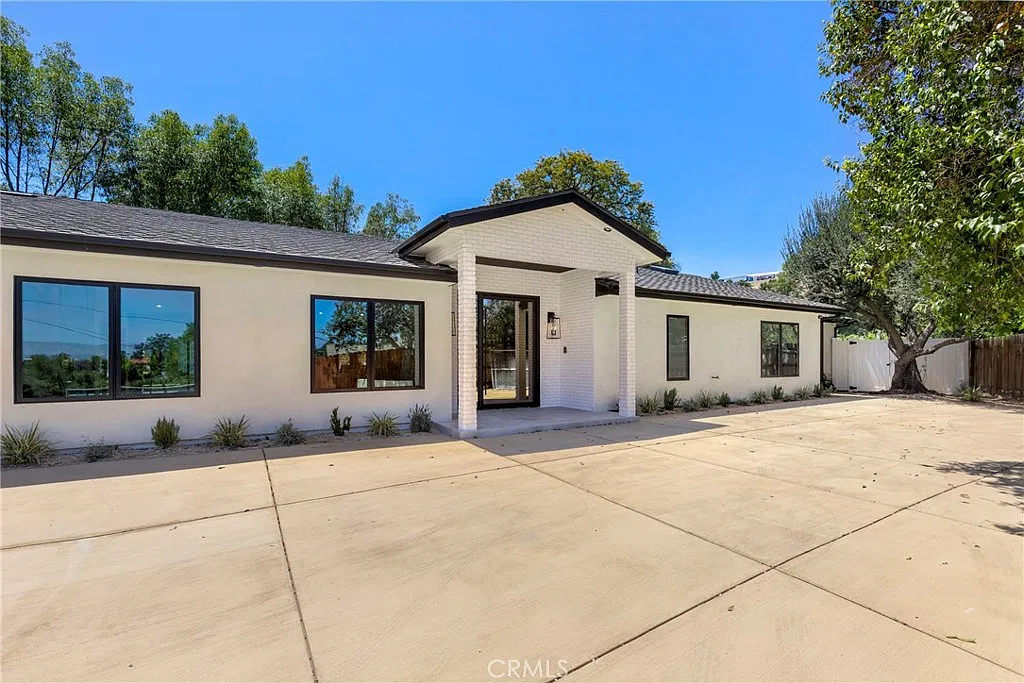 5 bed, 6.5 bath, 4200 sqft, $12,000 — Photo 1