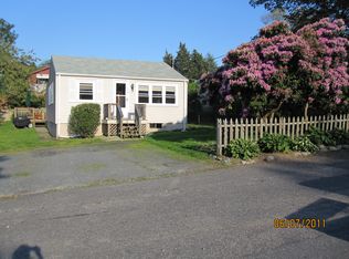 24 Elm St, Plymouth, MA 02360