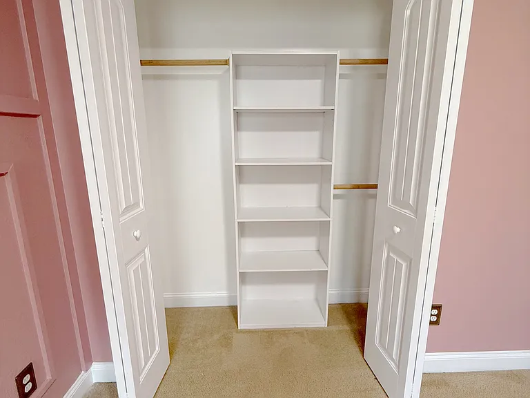 3rd bedroom closet