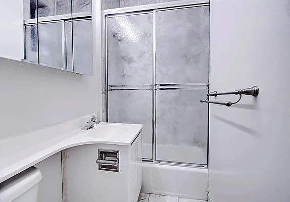 Rented by Urbane Brokerage | media 13