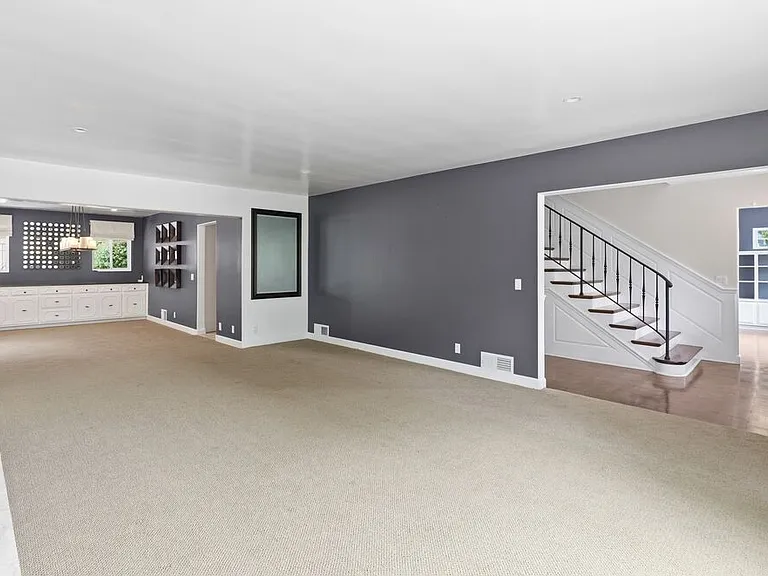 503 N Greencraig Rd — Photo 2