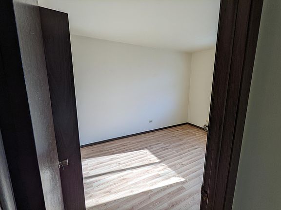 3rd image of 17719 Park Blvd APT 3E