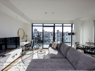 311 W 1st St #404, North Vancouver, BC