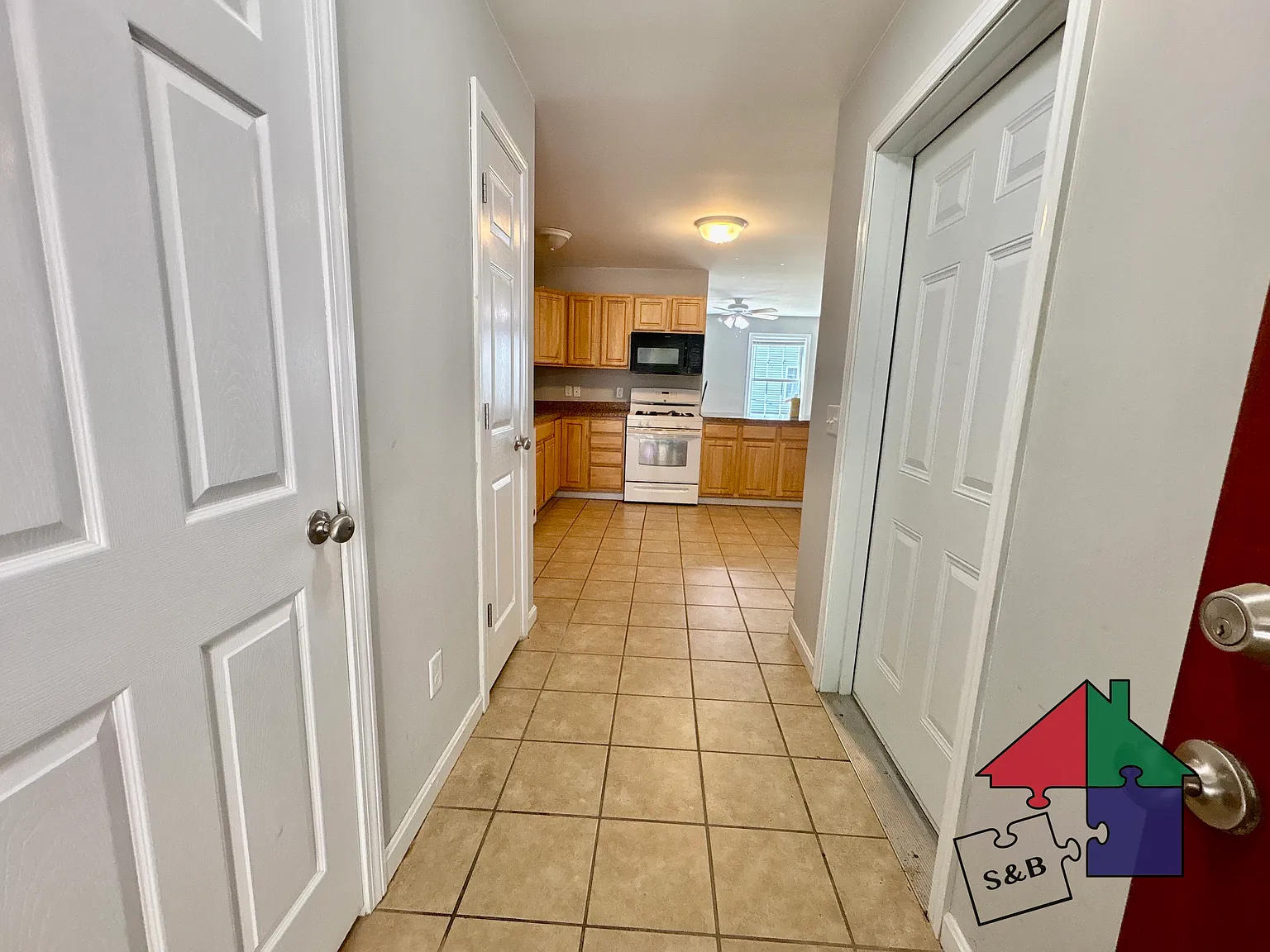 3 bed, 2.5 bath, $2,200 — Photo 4