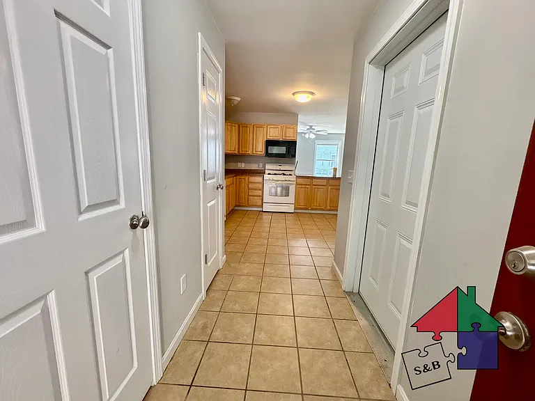 55 Southerberry Dr #105 — Photo 4