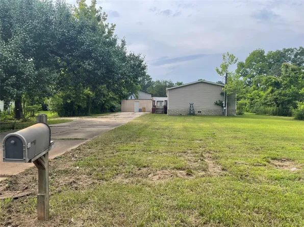 114 Thomas St, Oil City, LA 71061