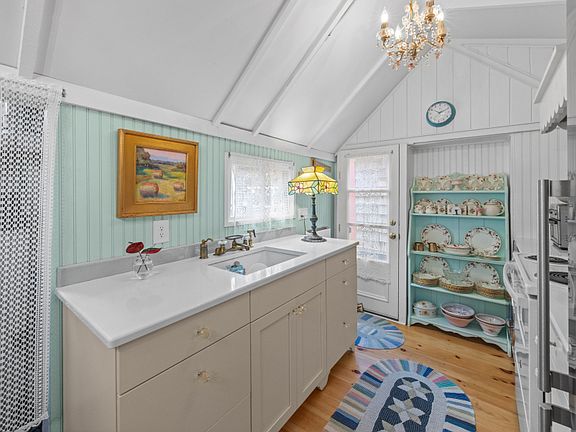 9th image of this home