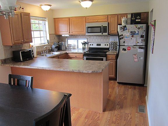 Stylish, large kitchen