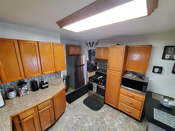 5th image of 65 Academy St