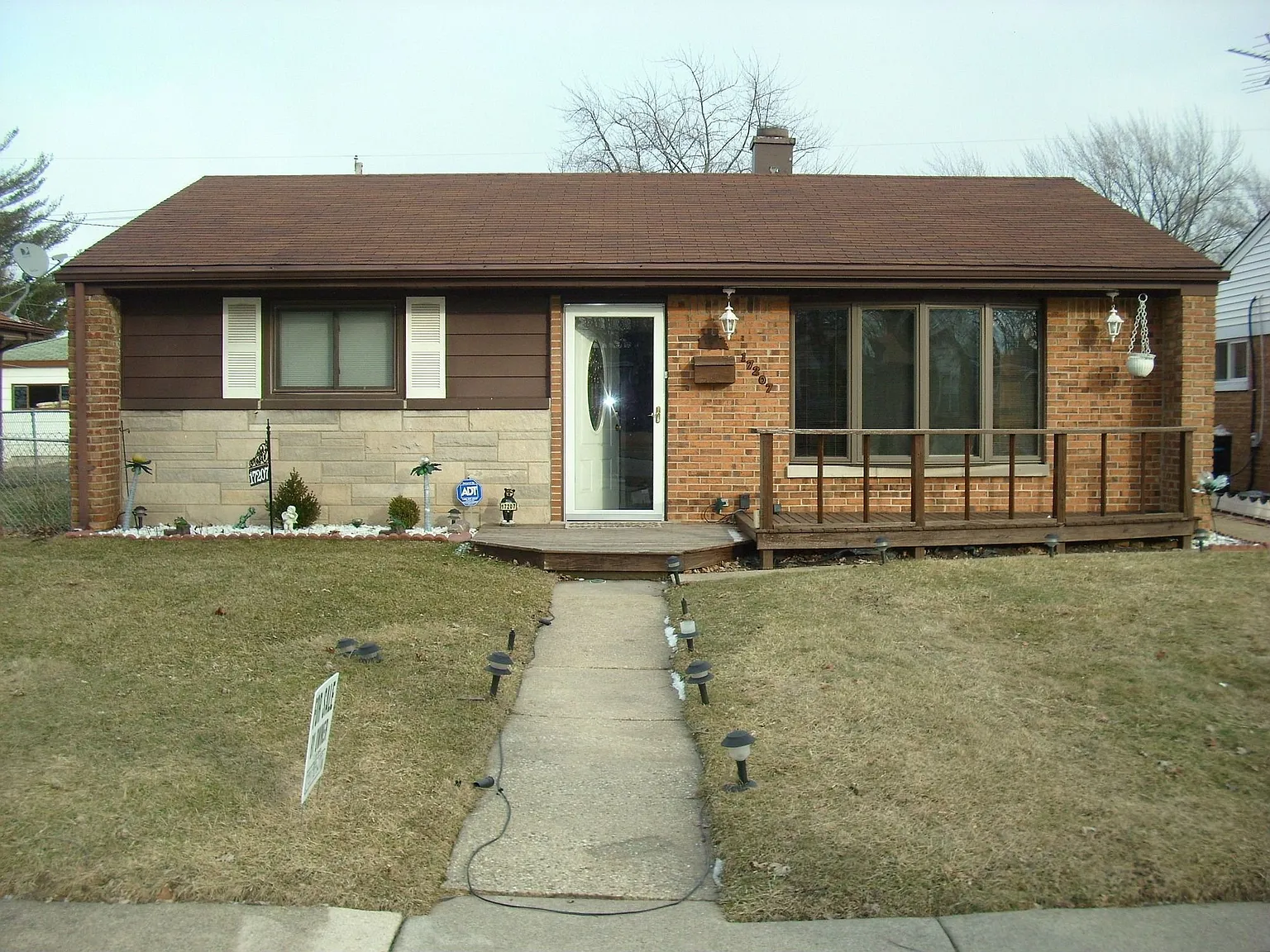 17207 Chicago Ave photo 1