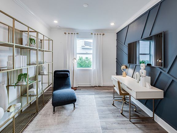 Flex room, perfect space for a home office