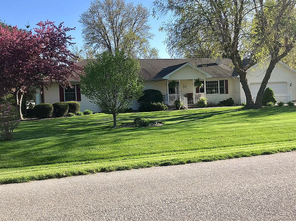 26 Fairway Dr photo 1