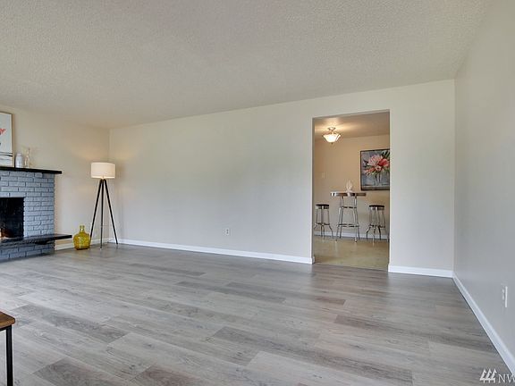 5th image of 15214 16th Ave E