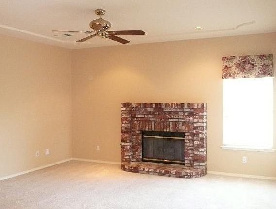 3rd image of 2887 Kensington Ct