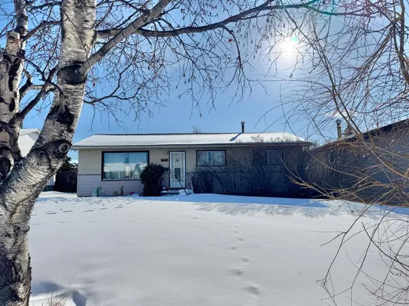 9437 N 113th Ave, Grande Prairie, AB T8V 1W3