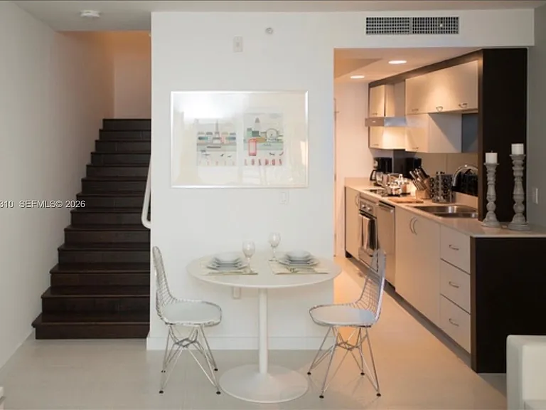 2130 Park Ave #6 — Photo 3