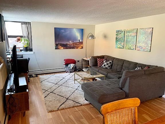 2nd image of 2500 Blaisdell Ave S #103