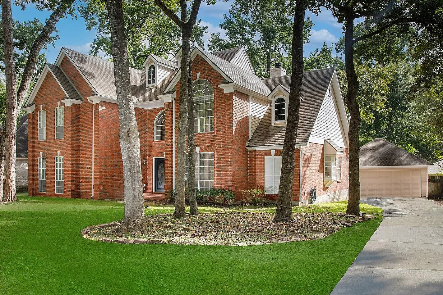 4 bed, 3.0 bath, 3098 sqft, $3,300 — Photo 2