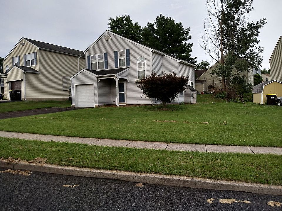 1st image of 205 Village Green Ln