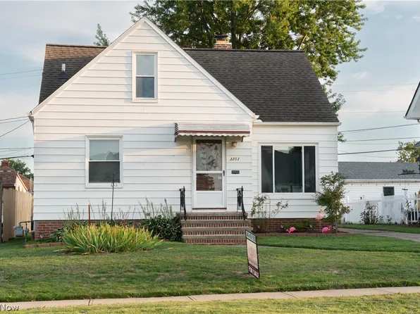3203 Tuxedo Ave, Parma, OH 44134