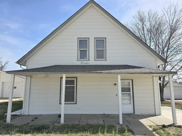 804 Main St, Victoria, KS 67671