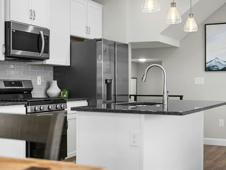 2014 S Holly St #4 — Photo 13