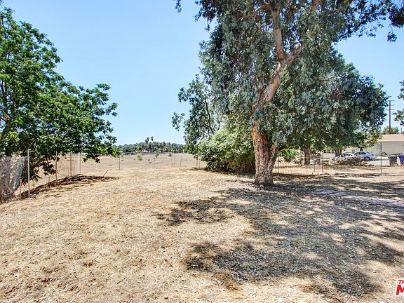 4th image of 32233 Yucaipa Blvd