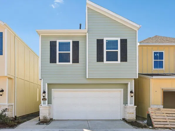 2202 Blue Heron Dr, Kemah, TX 77565