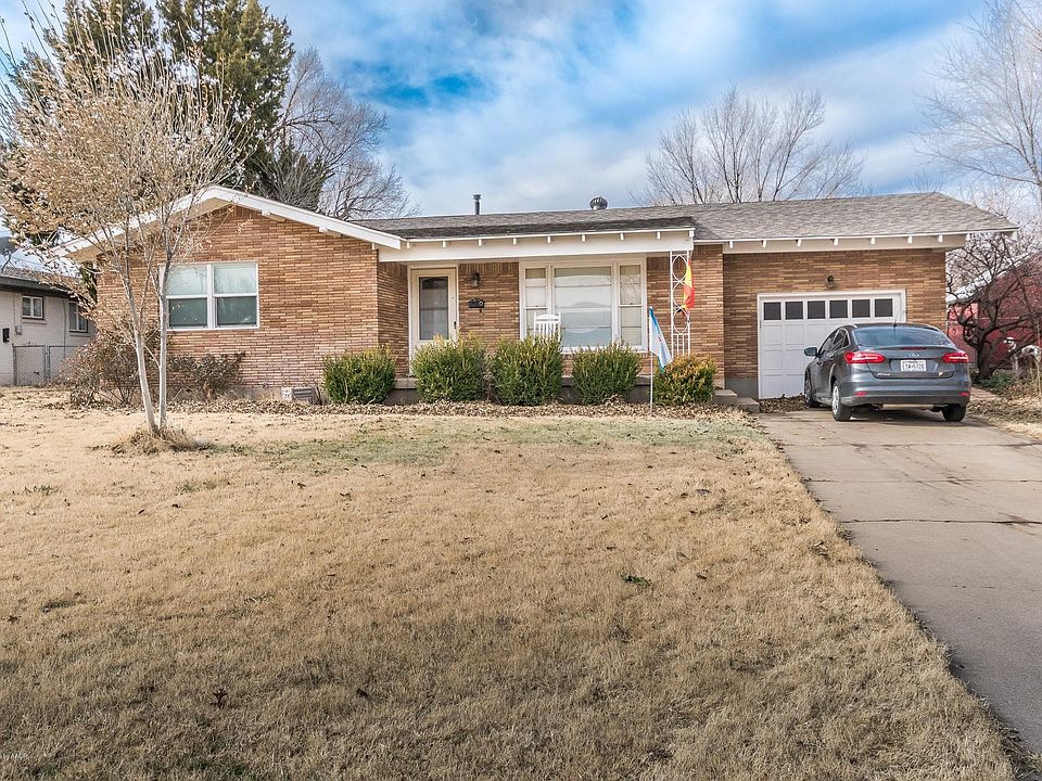 1st image of 129 N Beverly Dr